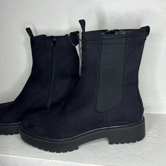 Time and Tru black faux suede Chelsea Boots 10 - Picture 3 of 12